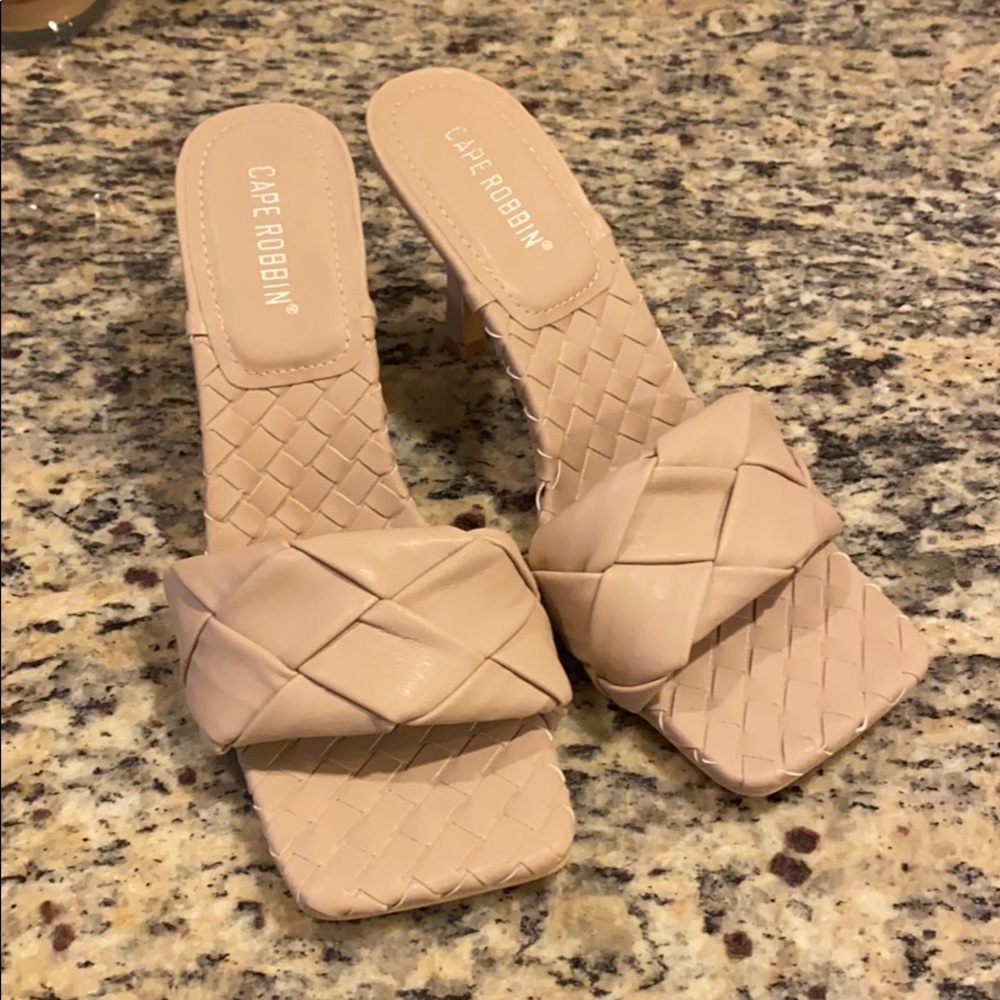 !! EXCLUSIVE !! Square Toe Braided Mule in Nude